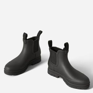 Everlane black rain boots size 6